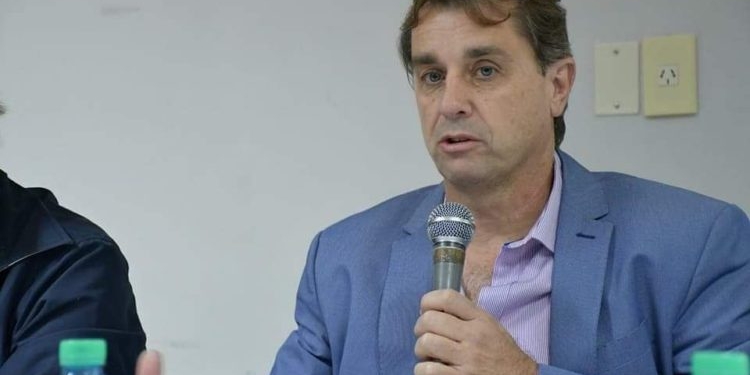 Reforma: Capitani cuestionó la reelección del gobernador