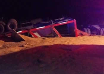 Ruta 34: un camión quedó destruido tras un vuelco y el tránsito fue interrumpido