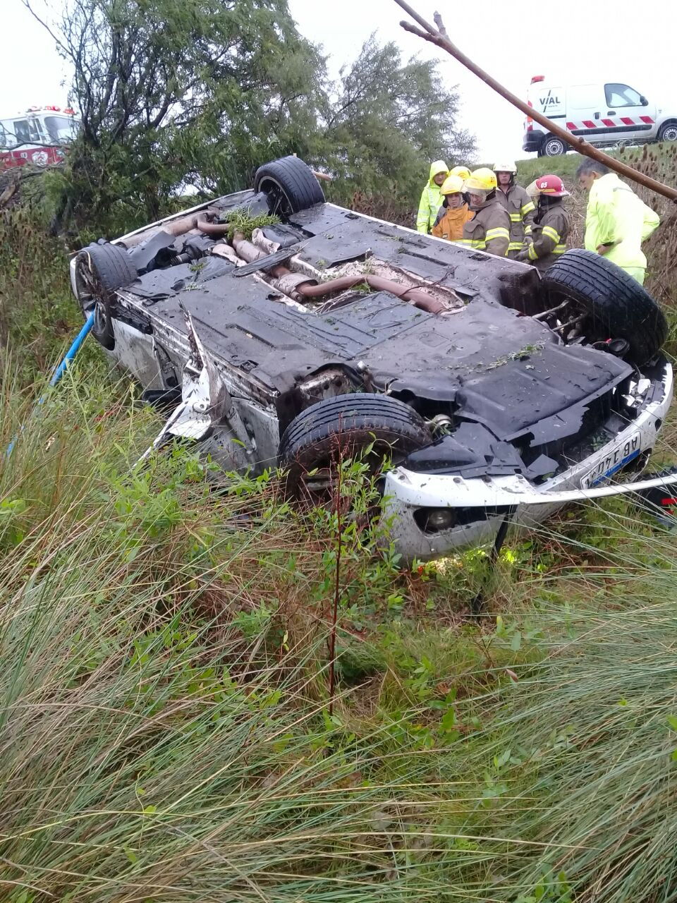 Monje: un hombre perdió la vida tras despistar y volcar en la autopista