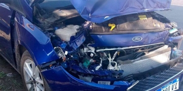 El auto donde viajaba un intendente de la región impactó contra un camión