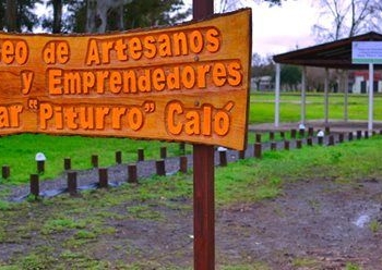 Feria de artesanos y campaña de concientización vial en Andino