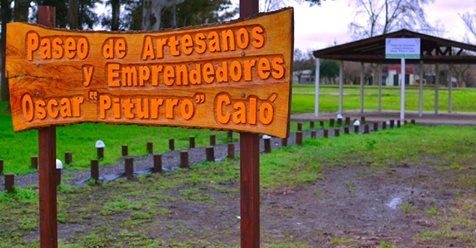 Feria de artesanos y campaña de concientización vial en Andino