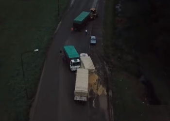 Fuerte impacto entre camiones y tránsito interrumpido