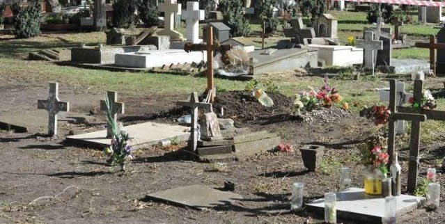 Gaboto: el cementerio sufrió un robo y piden ayuda para dar con los culpables
