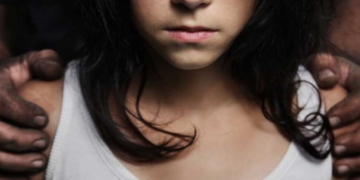 Revelan que el abuelo abusó de su nieta por años: quedó libre