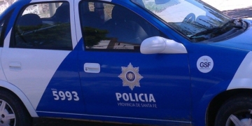 Un conductor abrió la puerta de su auto y fue impactada por un motociclista