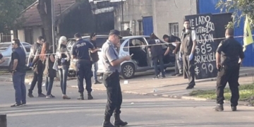Tres hombres fueron acribillados dentro de un auto