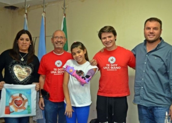 Emocionante momento: una nena de la región recibió una mano ortopédica