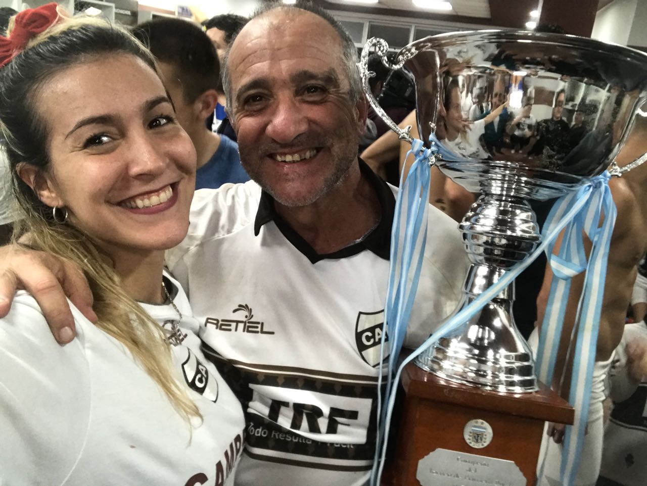El mánager totorense Juan Amador Sánchez celebró el ascenso de Plantense