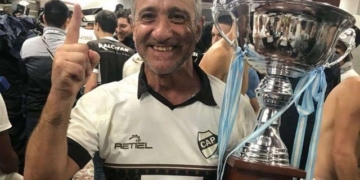 El mánager totorense Juan Amador Sánchez celebró el ascenso de Plantense