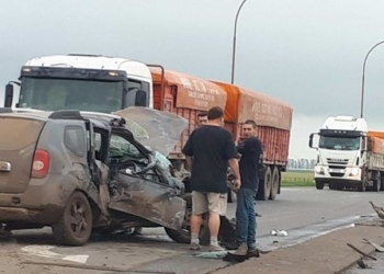 Totoras: una camioneta fue impactada por un camión sobre Ruta 34