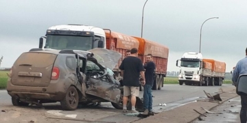 Totoras: una camioneta fue impactada por un camión sobre Ruta 34