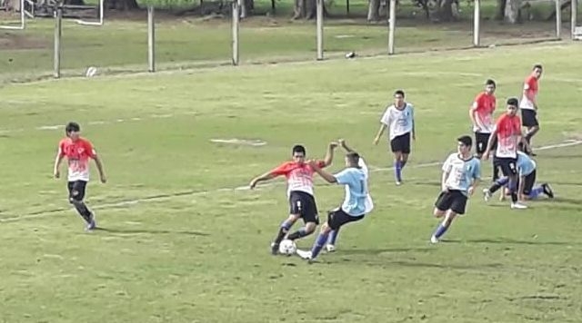 Un jugador de CARJU sufrió una feroz patada por parte de un rival