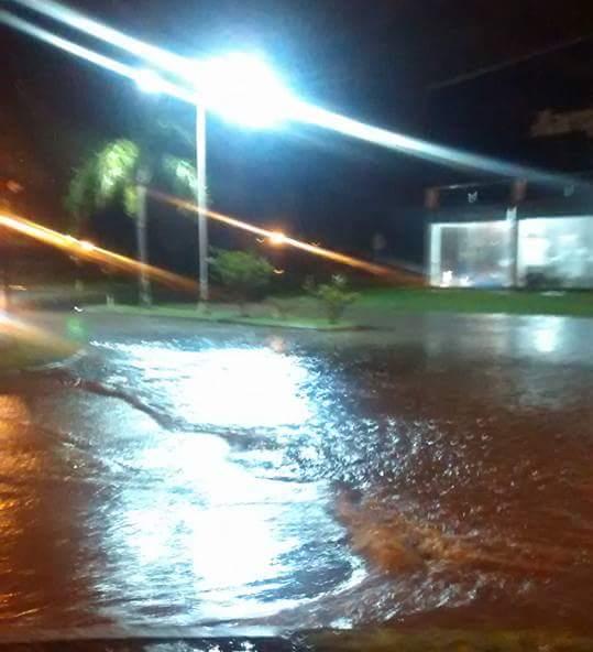 Se llovió todo, Maciel quedó bajo agua y la Comuna asiste en los barrios
