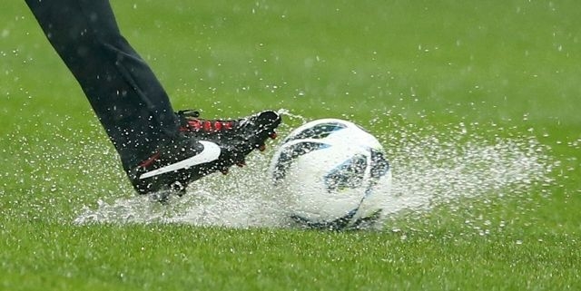 La lluvia arruinó las jornadas de fútbol por Liga Totorense y Sanlorencina