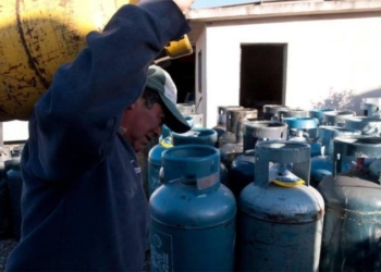 Los vecinos de Monje esperan por la llegada de la garrafa social