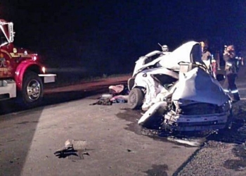 El impacto entre dos vehículos causó la muerte de una mujer