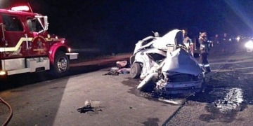 El impacto entre dos vehículos causó la muerte de una mujer