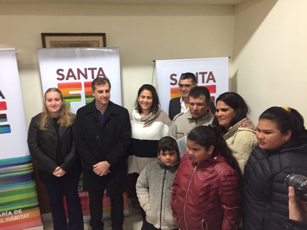 Familias de Diaz y Barrancas recibieron la llave de su nuevo hogar