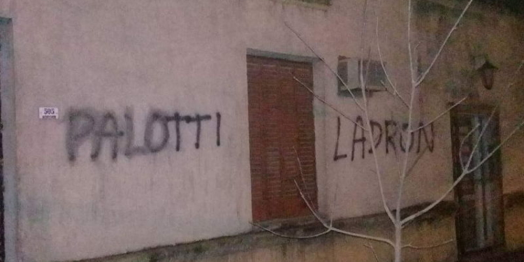 Andino: la comuna repudió las pintadas que aparecieron contra Palotti
