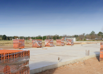 La nueva escuela de Oliveros avanza en su construcción