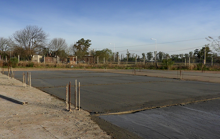La nueva escuela de Oliveros avanza en su construcción