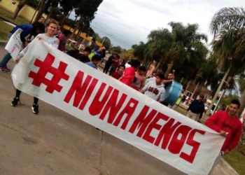 Vecinos de Oliveros marcharon nuevamente contra la violencia de género