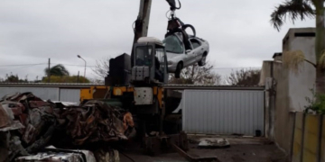 Totoras: compactaron 170 vehículos del corralón municipal