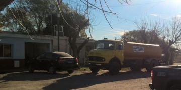 Oliveros: una mujer está grave tras chocar con un camión