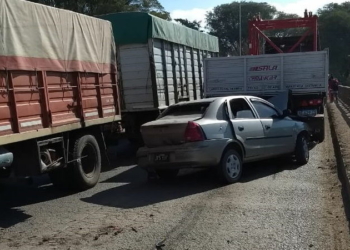 Ruta 11: choque y caos sobre el puente del Río Carcarañá