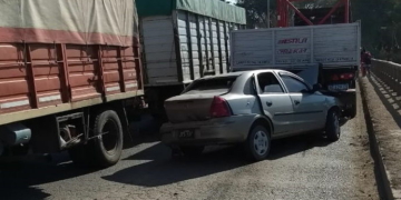 Ruta 11: choque y caos sobre el puente del Río Carcarañá