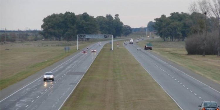 Licitarán un sistema de control de tránsito inteligente para la autopista