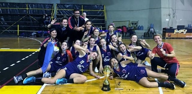 Las macielenses levantaron la copa del Campeonato Argentino U15
