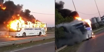 Un colectivo se incendió por completo y los pasajeros lograron escapar a tiempo