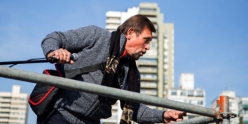 Internaron en Oliveros a quien amenazó con un cuchillo en el acto del Día de la Bandera