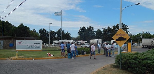 Empresa de la región despidió a 22 trabajadores y el gremio decretó el paro