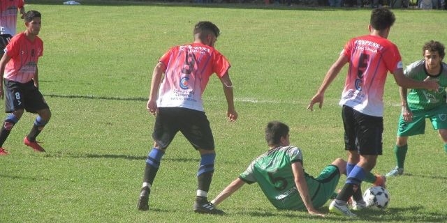 Defensores e Independiente buscarán la clasificación en cuarta división