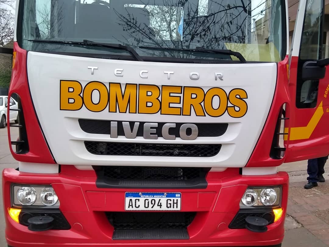 Gálvez: Bomberos adquirió nuevo camión y equipamiento de alta tecnología