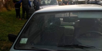 Piedrazos, piñas, autos rotos y balas de gomas en un partido de la Totorense