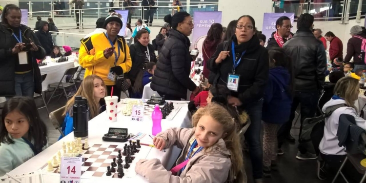 Ajedrez: Lucia sigue cosechando triunfos en Chile y lidera su zona