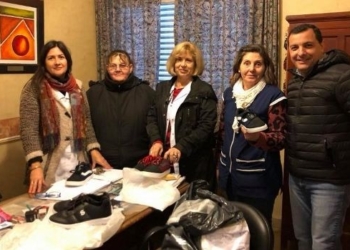 Instituciones de Serodino continúan recibiendo el calzado creado en el pueblo