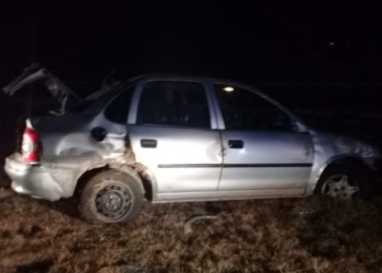 Un auto volcó sobre autopista entre Maciel y Oliveros