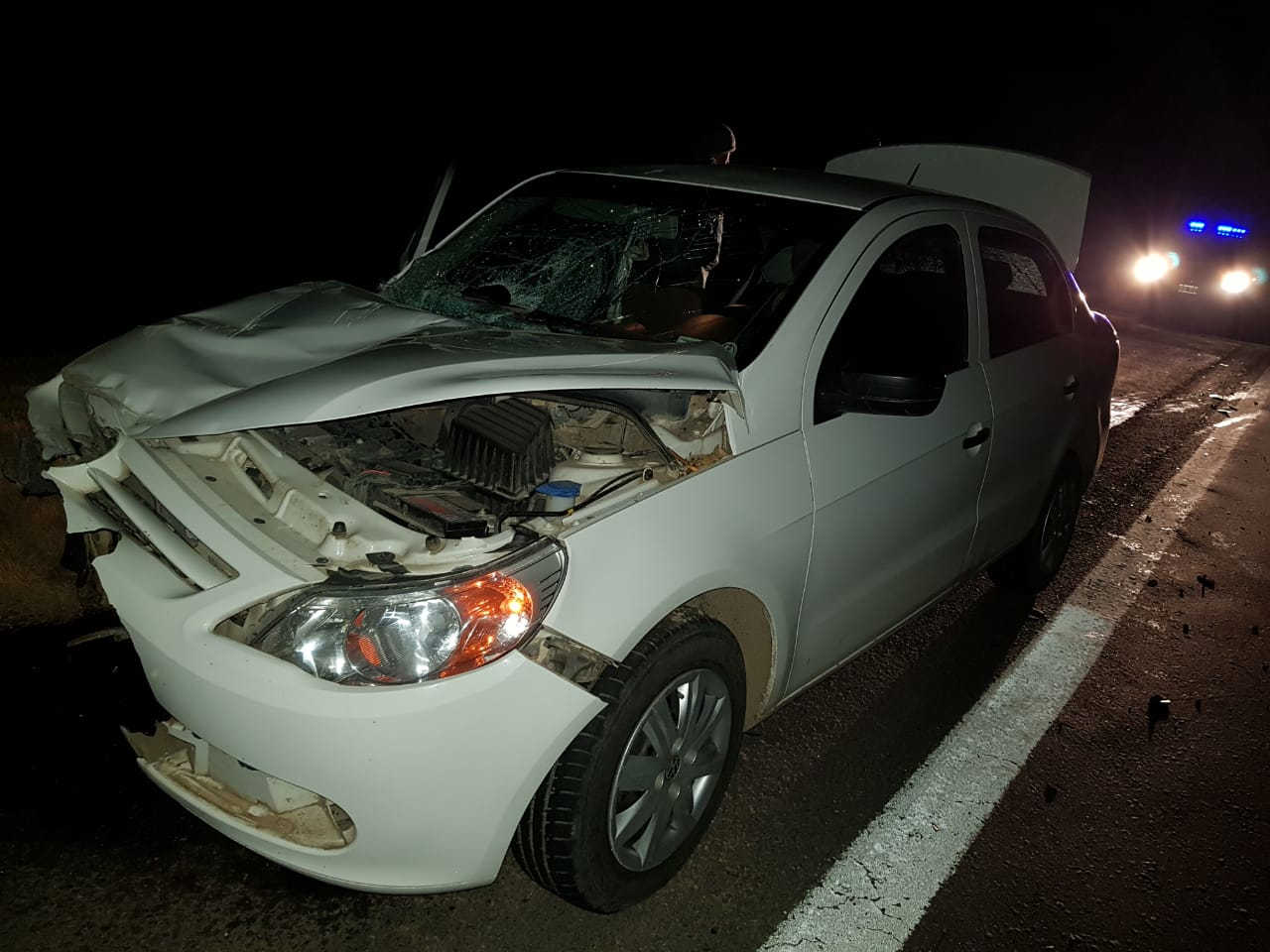 Cadetes de la policía impactaron contra un camión en Maciel