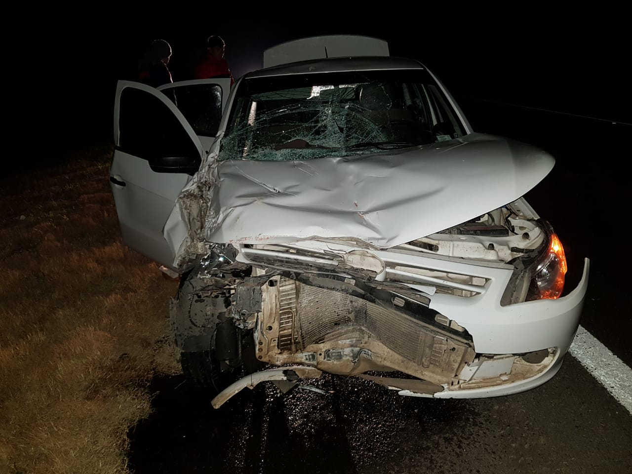 Cadetes de la policía impactaron contra un camión en Maciel