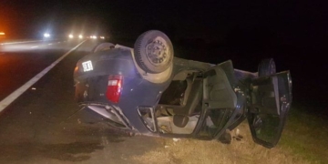 Cuatro heridos por un vuelco sobre autopista