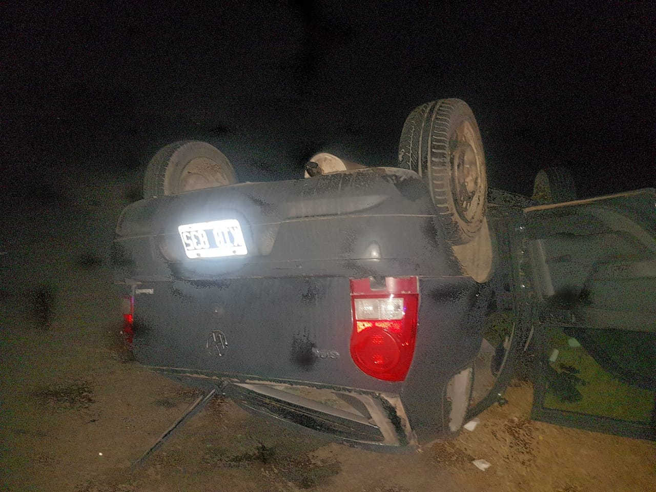 Cuatro heridos por un vuelco sobre autopista