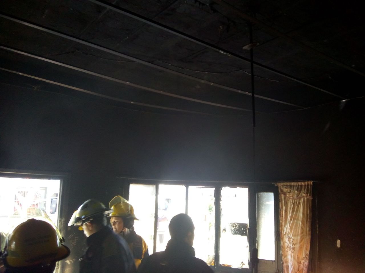 Una vivienda sufrió importantes daños producto de un incendio