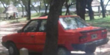 Un docente sufrió el robo de su auto mientras trabajaba
