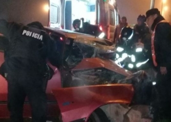 Un automovilista en grave estado al impactar de frente con un colectivo