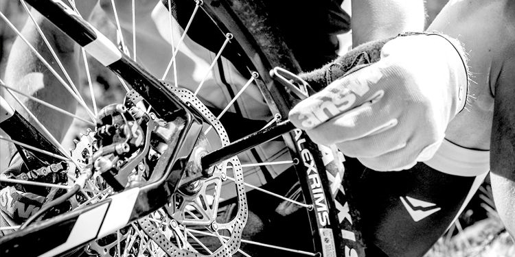 Diaz presentó un proyecto para reparar y poner en uso bicicletas averiadas